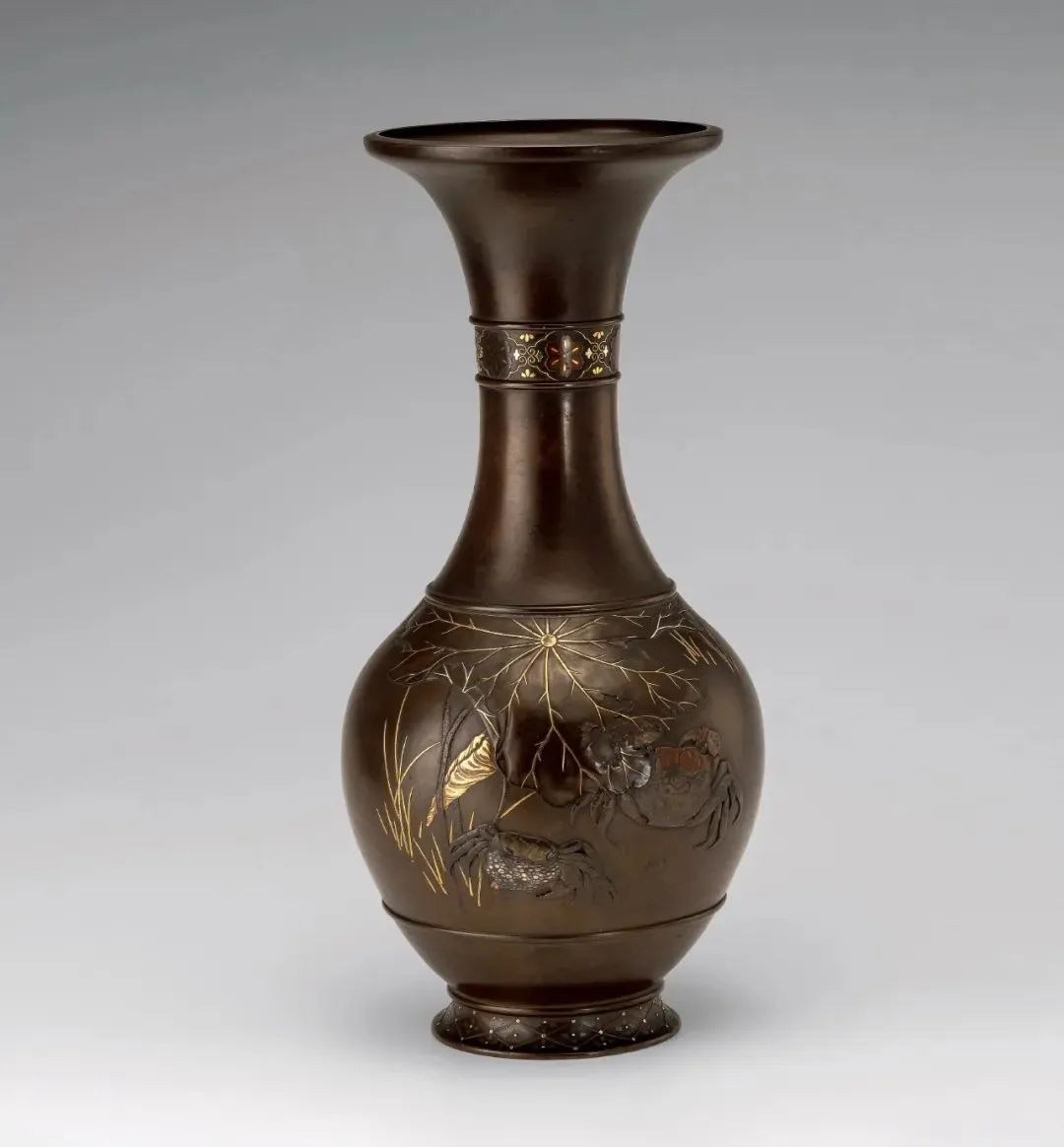 鈴木 長義 作 『蟹蓮象象嵌花瓶』